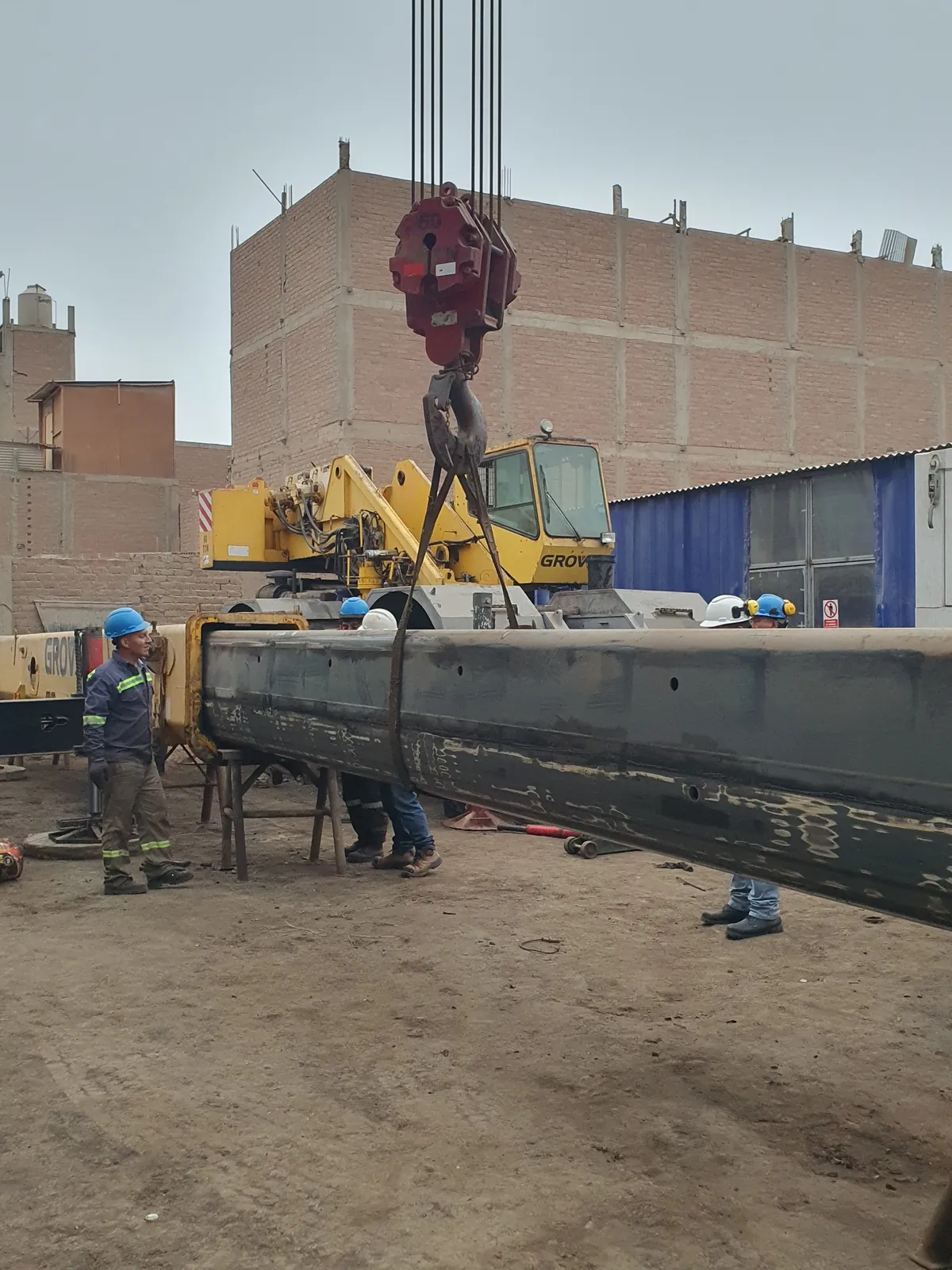 Proceso de desmontaje de la grúa Grove RT 700E